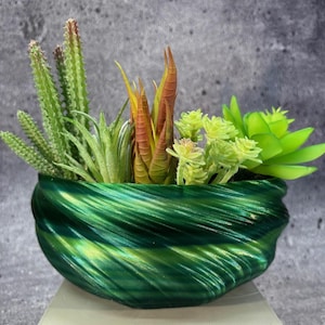 Mittelgroßer flacher Twisted-Übertopf für Sukkulenten oder Cati (verschiedene grüne Regenbogenfarben) - 20 cm Durchmesser mal 9 cm hoch; Moderner Blumentopf; USA Shop