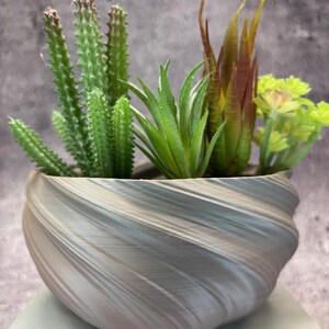 Liten, grund, vriden kruka för suckulenter eller Cati (ljusa jordfärger) - 15 cm i diameter och 7,5 cm hög; Färgglad kruka; Modern kruka; USA-butik