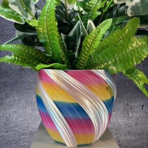 Special dubbelväggig hög medelstor vriden blomkruka för växter av alla slag (vit med regnbågsfärg) - 15 cm diameter och 14 cm höjd; USA-butik