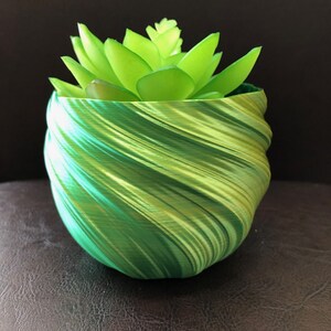 Small Twisted Flower Pot for Plants of all kinds (Green and Yellow Dual color) - 4" Diameter by 3" Tall