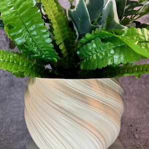 Medium Twisted Flowerpot for Plants of all kinds (Beige color) - 6&quot; Diameter by 4.5&quot; Tall Colorful Planter Modern Planter; USA Store
