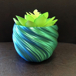 Kleiner gedrehter Blumentopf für Pflanzen aller Art (blau und grün, zweifarbig) - 10 cm Durchmesser mal 7,5 cm hoch Bunter Übertopf Moderner Übertopf