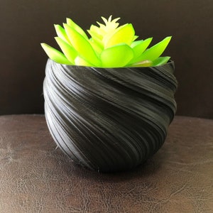 Kleiner gedrehter Blumentopf für Pflanzen aller Art (matte schwarze Farbe) - 4 &quot;Durchmesser mal 3&quot; hoher bunter Übertopf-moderner Übertopf; USA Shop