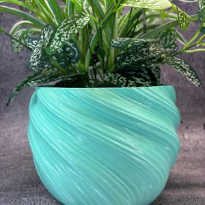 Large Twisted Flowerpot for Plants of all kinds (Mint color) - 8" Diameter by 6" Tall Colorful Planter Modern Planter; USA Store