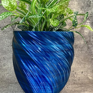 Extra Large - Extra Tall - Twisted Flowerpot for Plants of all kinds (Gradient Blue color) - 10&quot; Diameter by 10&quot; Tall; Modern Planter