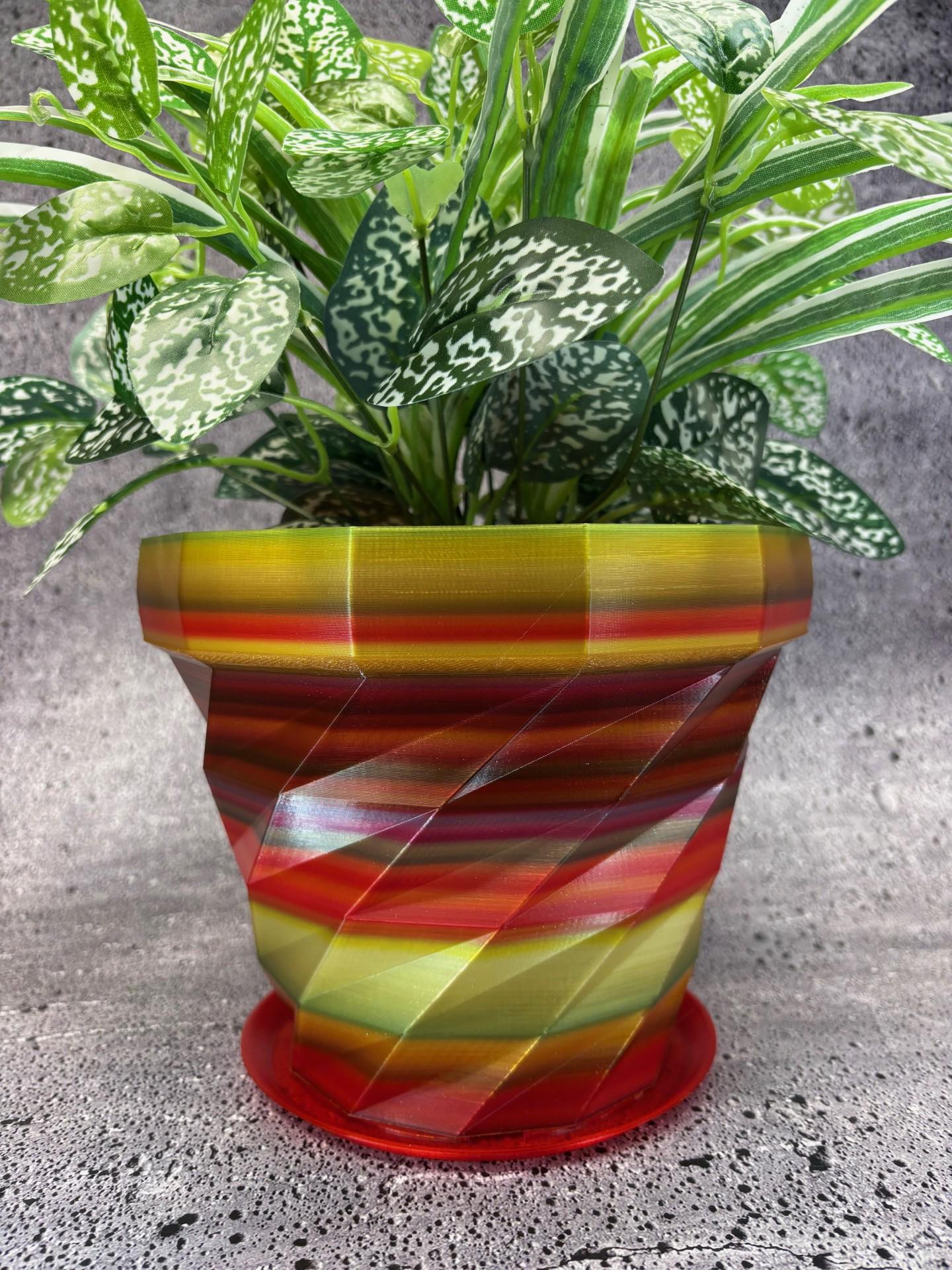 カラフルなプランター - あらゆる種類の植物用の受け皿付き大型植木鉢