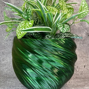 Extra Large Twisted Flowerpot for Plants of all kinds (Crystal Dark Green color) - 10" Diameter by 7.75" Tall; Modern Planter