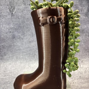 Maceta única con forma de bota izquierda mediana para plantas de todo tipo (color marrón seda) - Maceta colorida de 20 cm de alto; Tienda en EE. UU.