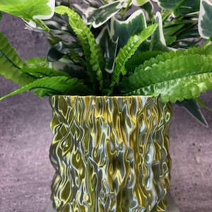 Medium Flowerpot for Plants of all kinds (Dual Gold and Silver color) - 6" Diameter by 5.25" Tall Colorful Planter Unique Planter; USA Store
