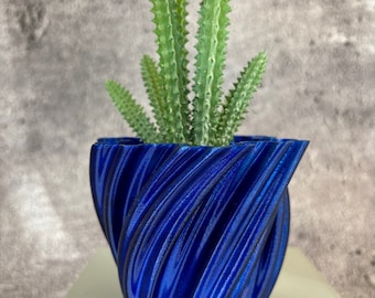 Small Flowerpot for Plants of all kinds (Gradient Blue color) - 4" Diameter by 3.5" Tall