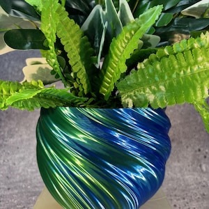 Medium Twisted Flower Pot for Plants of all kinds (Blue and Green Dual color) - 6" Diameter by 4.5" Tall