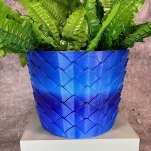Medium Flowerpot for Plants of all kinds (Gradient Blue color) - 6&quot; Diameter by 4.5&quot; Tall