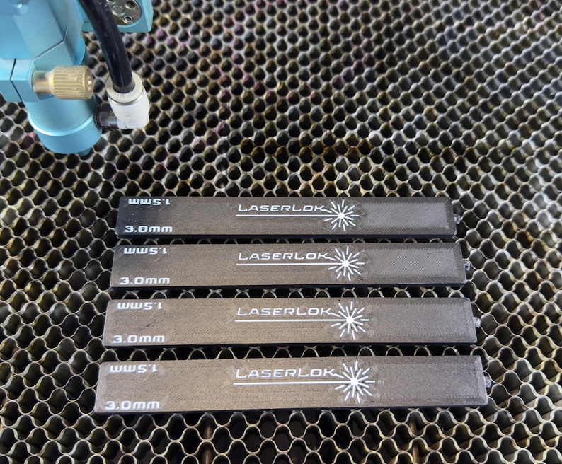 LaserLok ™ Magnetische Halteleisten für Laserschneid- und Lasergravurwerkzeug, Maker Lieferungen 4 Bar Set