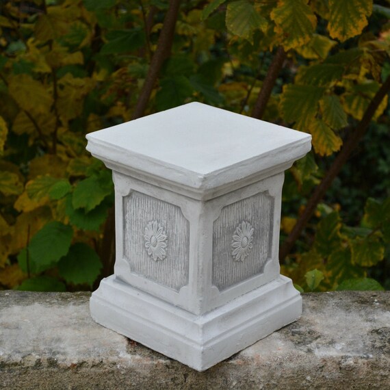 Plant stand garden statue for antique decor Sculpture art Greek column