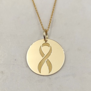 Collier ruban cancer en or massif 14 carats, pendentif survivant du cancer, breloque symbole du cancer du sein, bijoux ruban, collier ruban de sensibilisation image 1