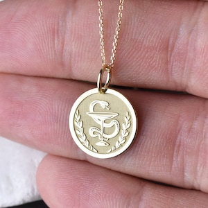 14K Massivgold Schale mit Hygieia-Halskette, Benutzerdefinierte Apothekeranhänger, Apothekenschülergeschenk, Schutzhalsketten, medizinisches Goldmedaillon