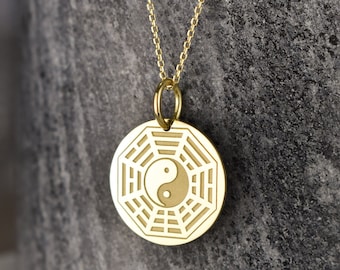 Collar Yin Yang I Ching de oro de 14K, colgante de trigrama Yin Yang, collar de medalla Bagua, joyería Feng Shui, medallón chino de oro, regalo Yin Yang