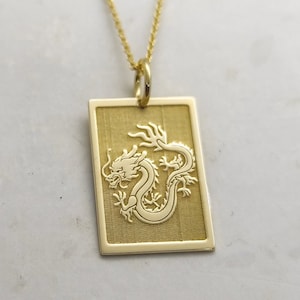 14K gouden Chinese draak tarotkaarthanger, gouden vierkante draak ketting, gepersonaliseerde Chinese draak sieraden, sierlijke draken tarotketting
