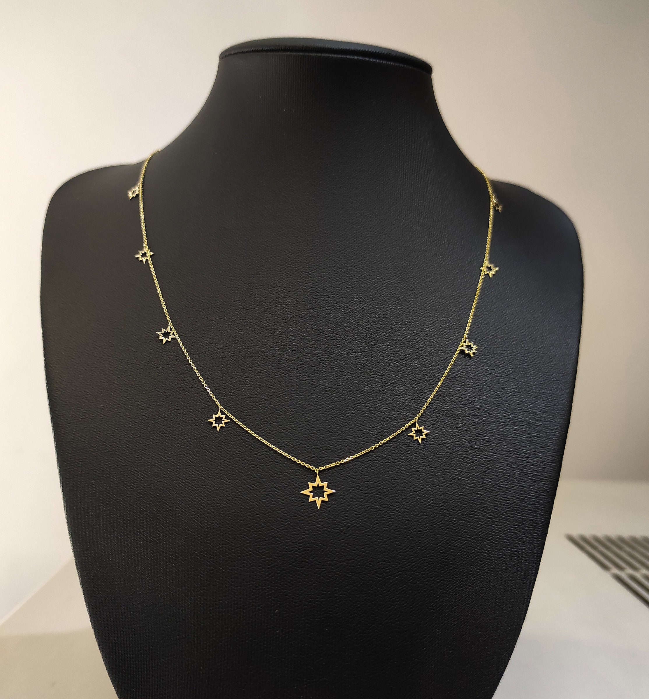 Collar de gargantilla estrella de David de oro macizo de 14K, encanto de estrella de David, colgante de capas de estrella de David de oro, collar de gargantilla de oro de 14K para mujeres pequeñas