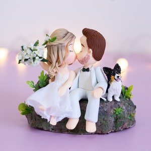 Bride and Groom with Dog and Cat - Wedding cake topper - Custom Wedding Clay Figurines & Wedding Keepsake - Customized