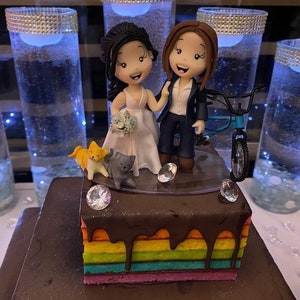 LGBTQ+ Wedding Cake Topper - 2 Brides Wedding Decoration - Personalized Wedding Gift - LGBT Wedding - Gay Couple Wedding Figurines Keepsake