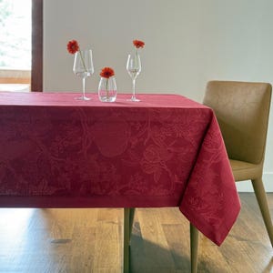 Williams Sonoma Jacquard Tablecloth Red Exotic Flowers & Fruits 70x108“ NEW