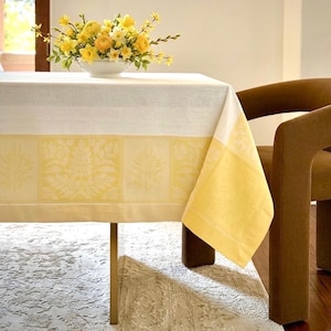 Williams Sonoma Jacquard Tablecloth 70x90