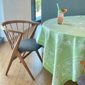 Williams Sonoma Jacquard Rare Tablecloth Green Lemon 70x108 NEW