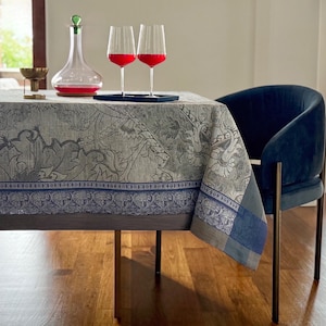 Williams Sonoma Jacquard Tablecloth 70x90