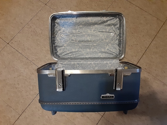 Vintage American Tourist Train Case Blue Tiara 196