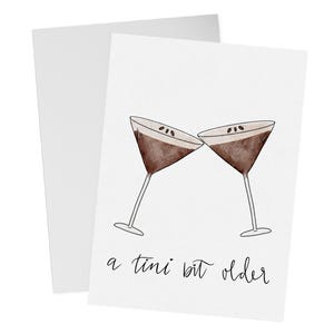 Tini Bit ältere Espresso Martini Geburtstagskarte|Expresso Martini|Tod bis zu ihren 20ern|Einladung|Martini Konfetti|Sprich 30 mit mir|Highlight Reel Co
