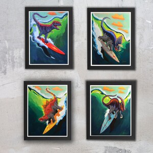 Dinosaurier Prints - Surfing Art - RAD, SET von 4 Drucken, Dinosaurier, Druckset, Wandkunst, Wohndekor, Surfendes Dinosaurier Poster, Kunst good vibes