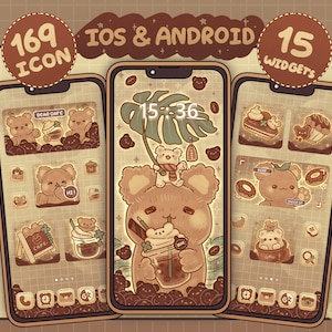 Op de afbeelding: Een set van 169 pictogrammen en 15 widgets voor iOS- en Android-apparaten. De pictogrammen tonen een bruine beer met een kopje koffie en andere koffie-themaontwerpen. De widgets omvatten een klok, een kalender en een weerwidget. De achtergrond is lichtbruin met een patroon van koffiebonen.