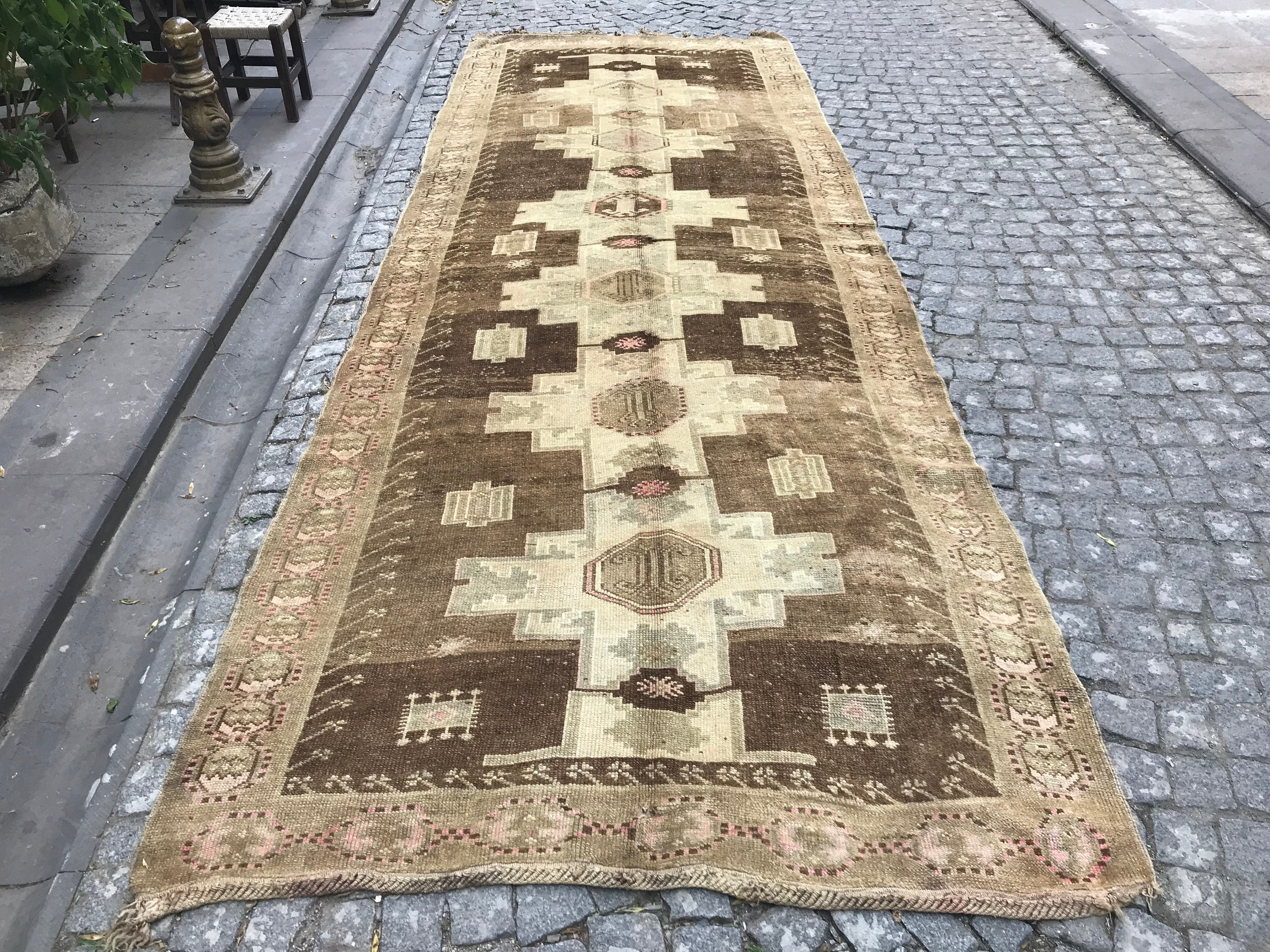 4.9x13.7 Vintage Runner