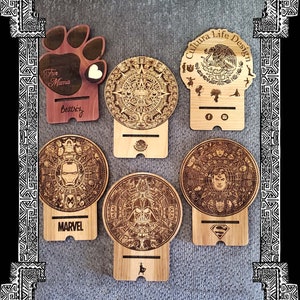 Soportes de teléfono inspirados en héroes personalizados