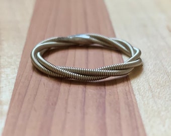 Anillo de cuerda de guitarra: joyería musical apilable, regalo para guitarristas