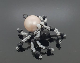 Keychain - black and white - spider - unique - handmade - Sleutelhanger - kralen spin - in zwart wit - Uniek - handgemaakt
