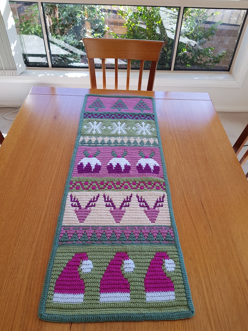 Mosaic Crochet Christmas Table Runner Pattern image 2