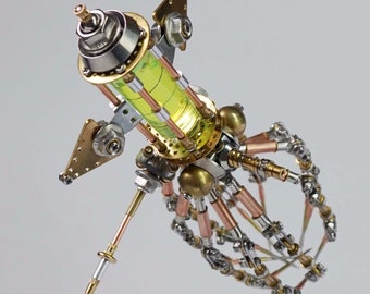 Biochemiczna mechaniczna rzeźba z rybką inkfish i koralem, ręcznie robione metalowe dzieło sztuki, sztuka owadów, prezent dekoracyjny, dla niego i dla mężczyzn, ozdoba, miniatura robota-zabawki