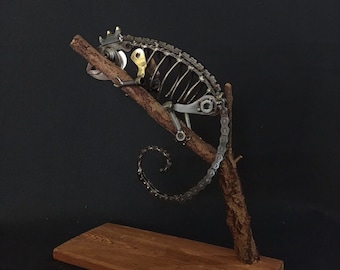Chameleon Skeleton Metal Art Sculpture Mechanical Welding Garage Art Original Artwork Figurine Ornament Shop Home Office Table Decor Items