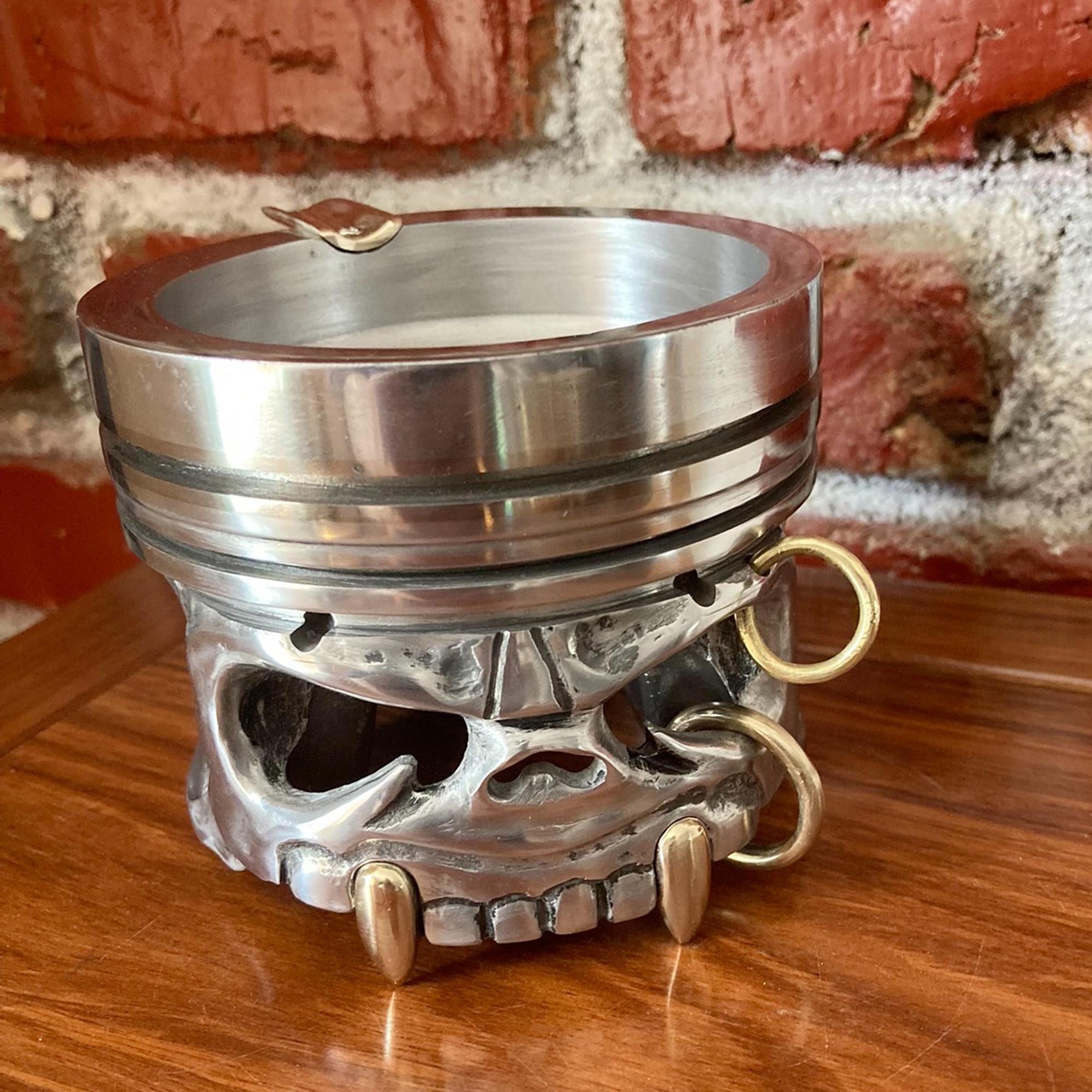 一点物 ピストン スカル シガー灰皿 彫刻 8cm 彫刻ピストンスカル灰皿、シガーステーション、メタルアートフィギュア