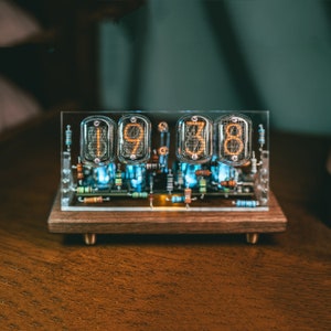 Nixie Tube Clock Cyberpunk Table Lamp Table Clock Neat Beautiful Visible Circuit Sci-fi Home Office Vintage Retro Fantasy Physics Art Decor