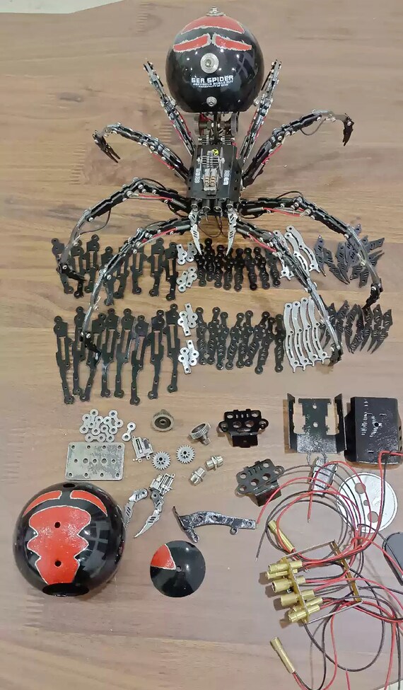 機械式金属クモの彫刻 SFスタイル 関節式ジョイントと油圧脚付き