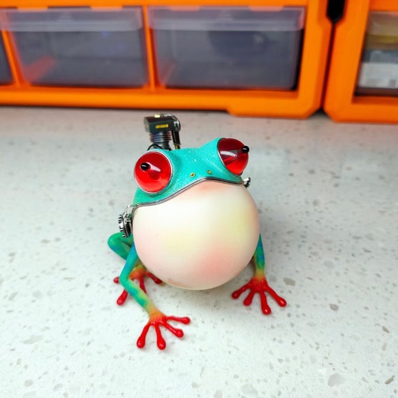 Mechanical Mutant 3D Red-eyed Tree Frog Sculpture Handmade Crafts
