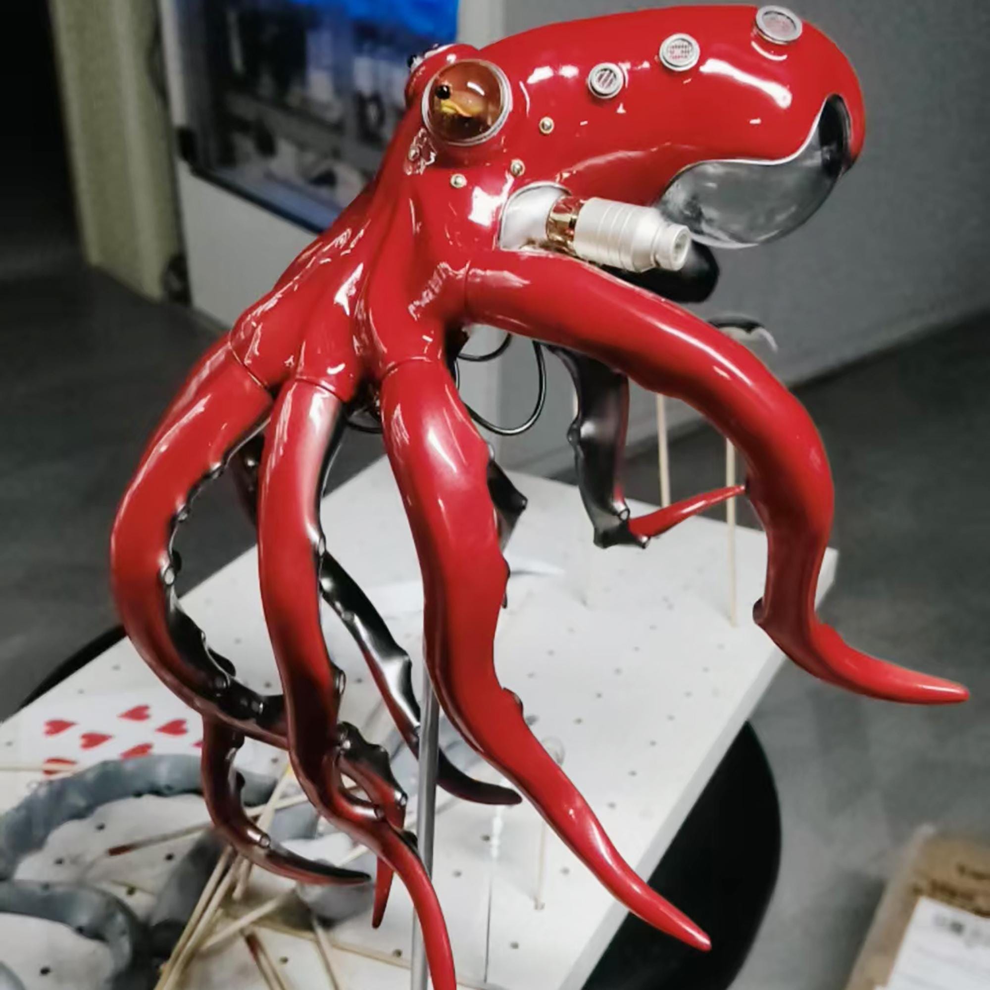 機械仕掛けのタコの彫刻、ユニークな3Dロボットクリーチャー動物