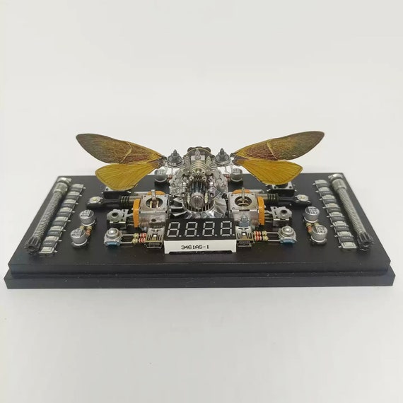 機械の蝉、スチームパンクなカブトムシ、サイボーグの機械昆虫アート