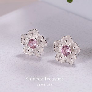 925 Sterling Silver Minimalist Flower Earrings Stud image 1