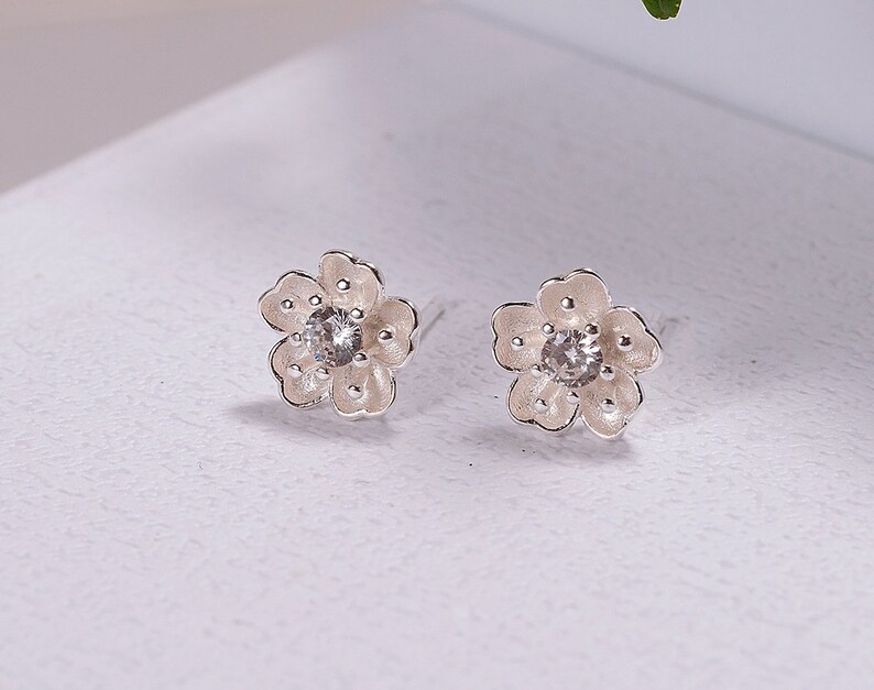 925 Sterling Silver Minimalist Flower Earrings Stud image 6