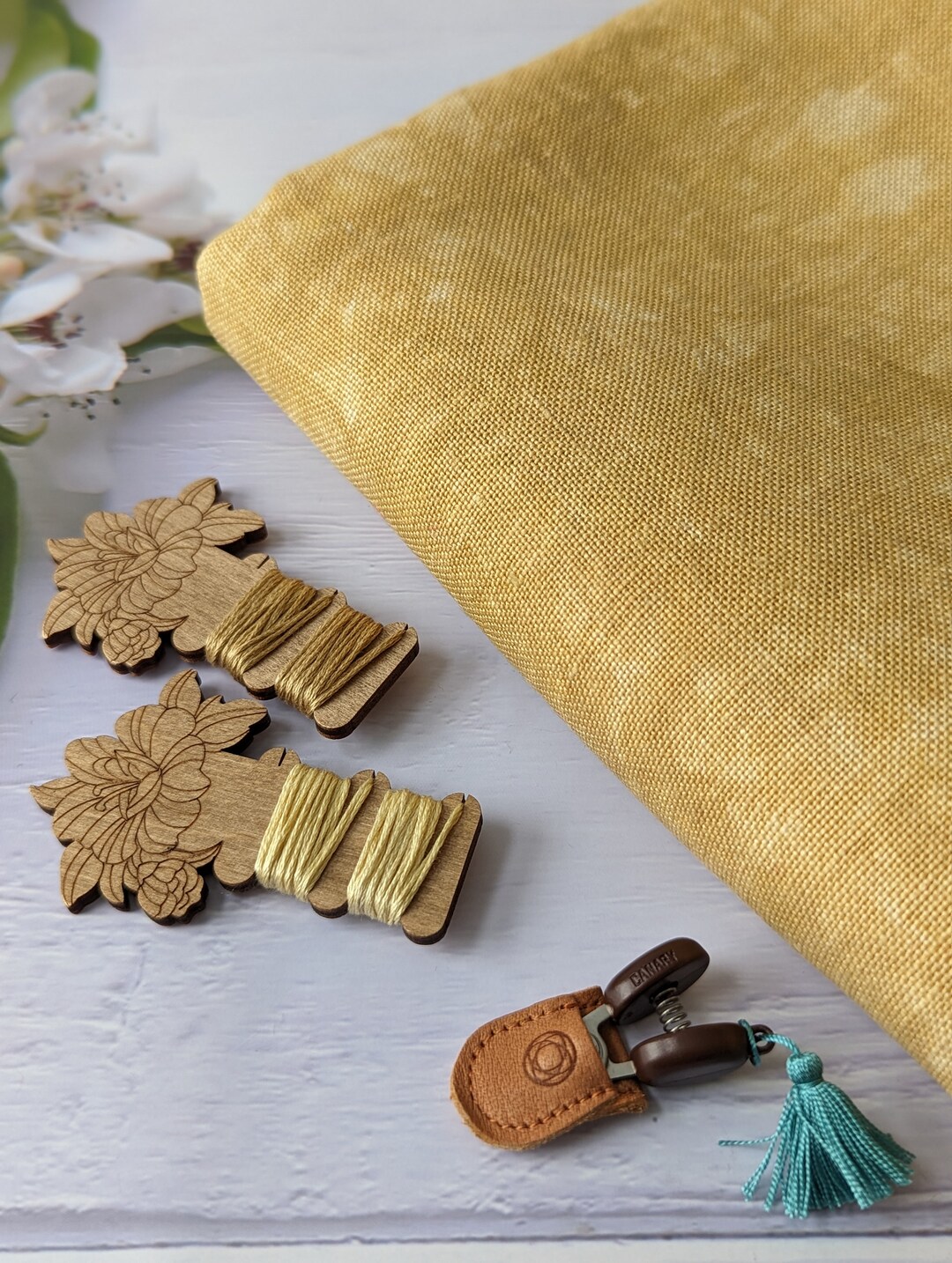 28ct Cashel Hand-dyed Linen by Atomic Ranch Fabrics tombstone Hand-dyed ...