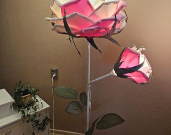 Lámpara de pie gigante con forma de rosa, luz nocturna decorativa, acento para crear un ambiente acogedor.
